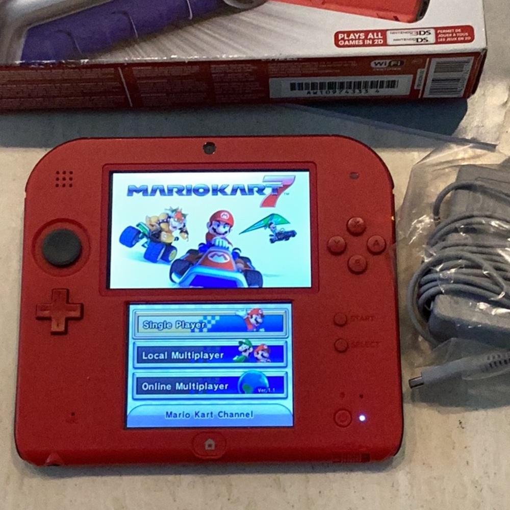 Mario Kart 7 Nintendo 2DS Console Handheld System Red & Charger Game & Box - Picture 14 of 16